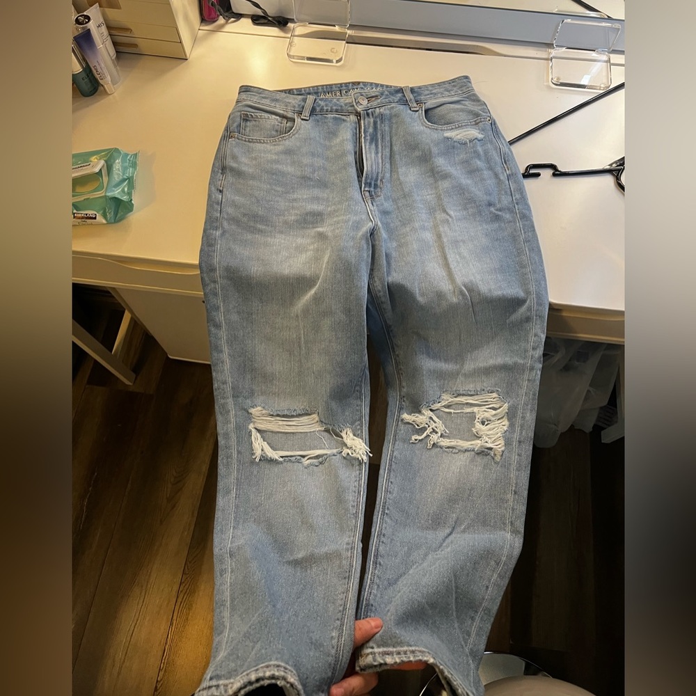 American Eagle Outfitters High Rise stretch ripped jeans